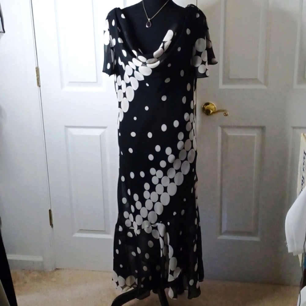 D17-👌- Cit Dress Maxi Lenght Poka Dot Dress - sz 14